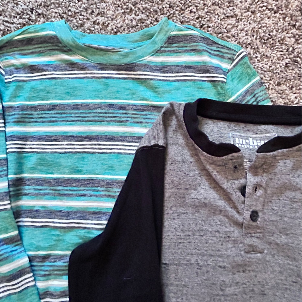 Bundle
Urban Pipeline
Long sleeve, lightweight tees
Size: M